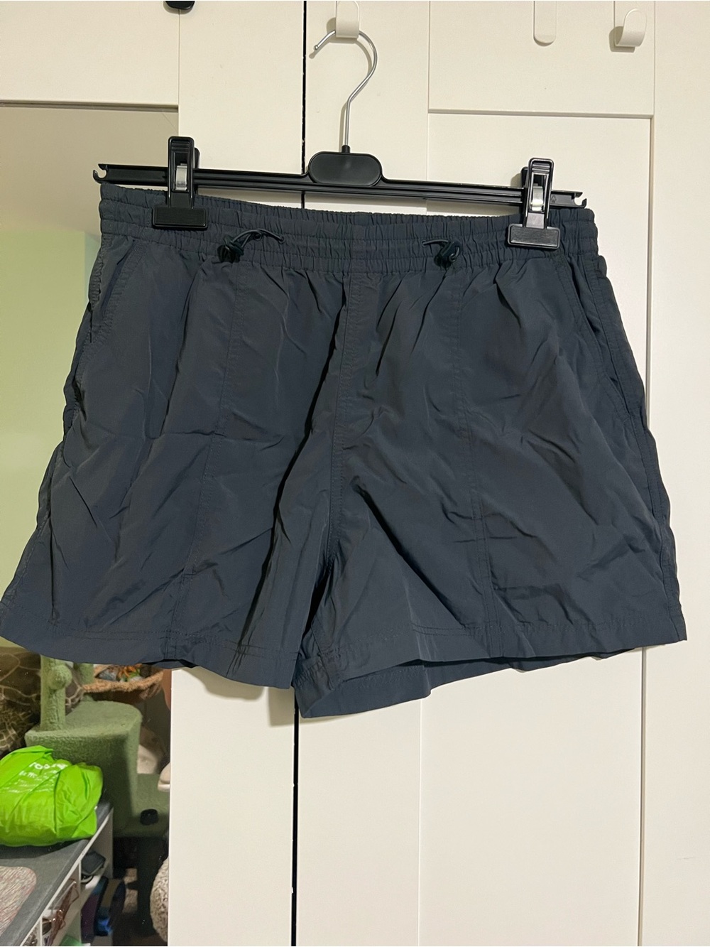 Uniqlo Women's Athletic Shorts in Dark Gray/Navy